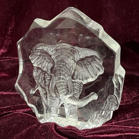 Elephant Glass Artwork Statue Clear Etched Paper Weight Vigour Giftland - Picture 4 of 8